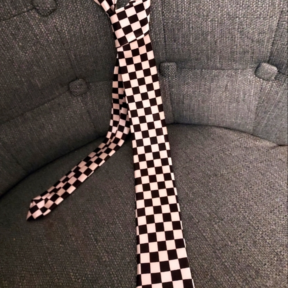 Unique check patterned tie